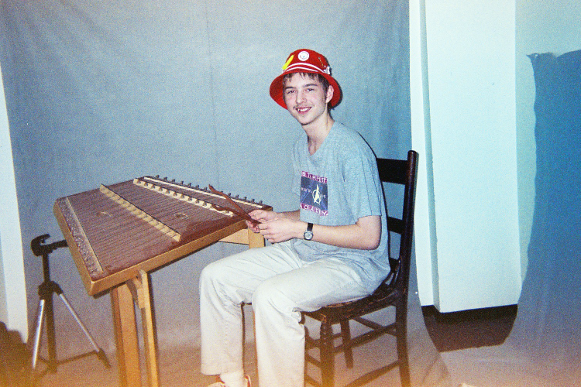 Darren posing with his dulcimer circa late 2002